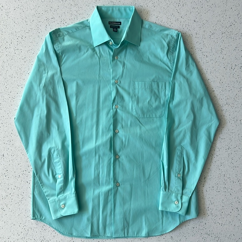 Croft&Barrow Classic Fit Dress Shirt (Medium)